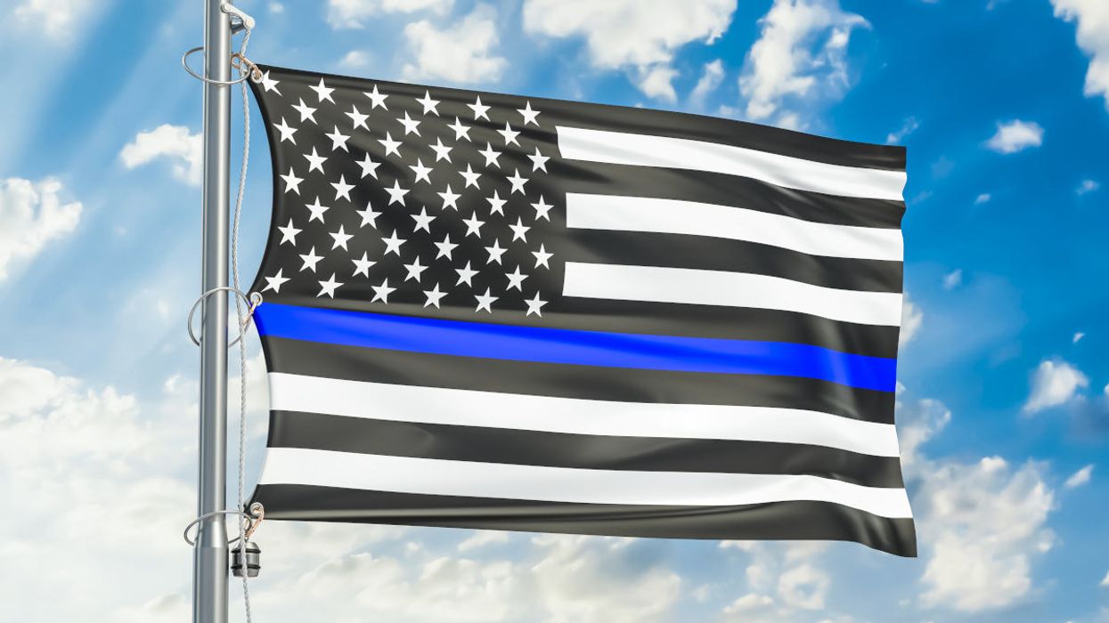 Ohio veteran walks state with 'thin blue line' flag to 'back the blue' and show people they don't have to be afraid of COVID
