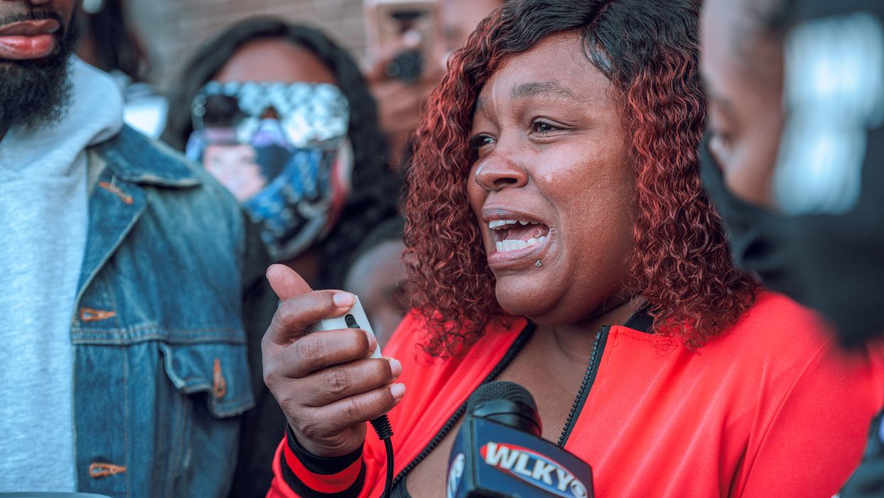 One officer charged in Breonna Taylor's death, mayor implements 72-hour curfew to limit potential riots