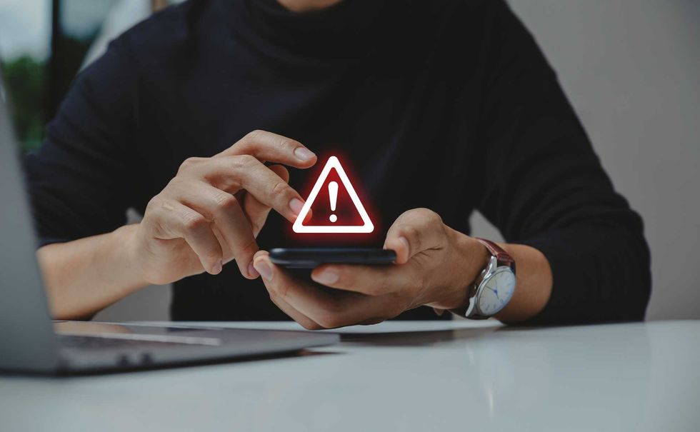 Our military turns off this invasive smartphone feature. So should you.