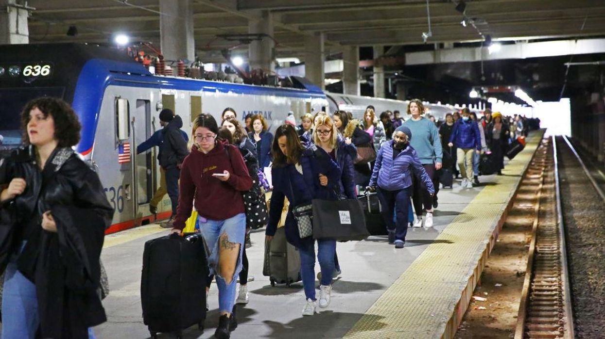 Passengers fear hostage situation, call 911 after Amtrak train stranded 20 hours