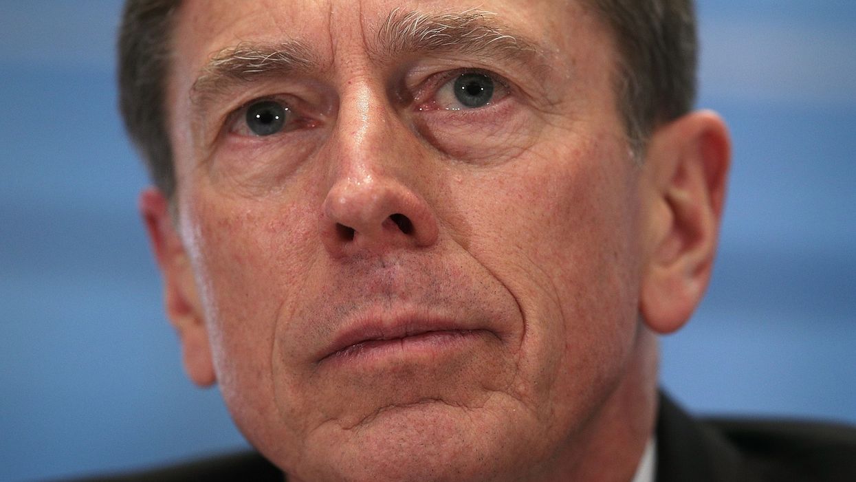 Petraeus calls for removing the names of Confederates from Army bases