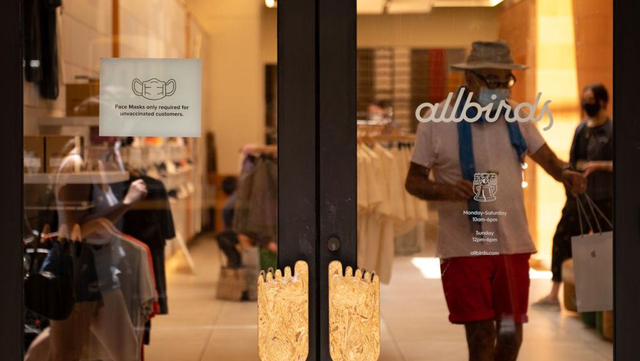 Philadelphia reinstates mask mandate, despite CDC guidance