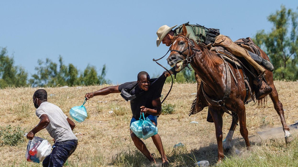 Photographer behind viral photo debunks narrative that Border Patrol agents on horseback 'whipped' Haitian refugees