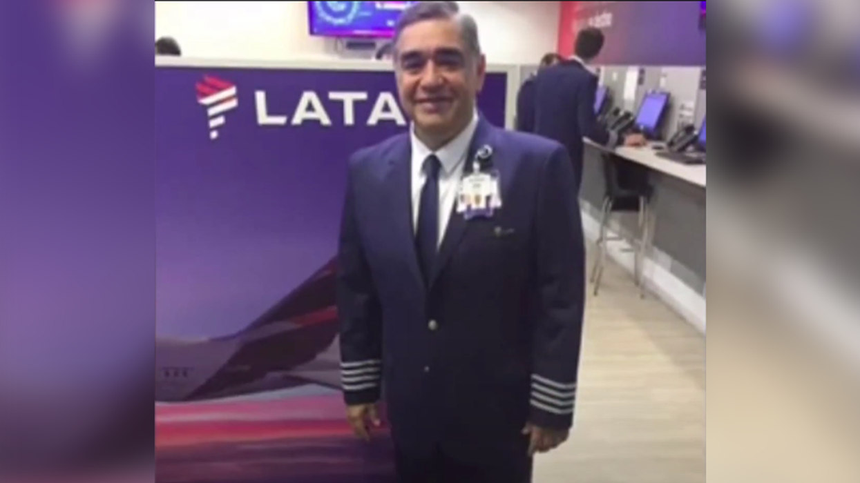 Pilot collapses mid-flight in the bathroom, prompting emergency landing of Boeing 787