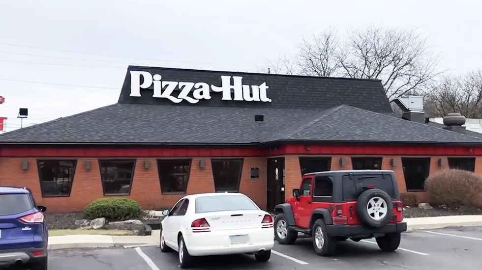 Pizza Hut Classic: Retro fun ruined by non-English-speaking staff, indifferent customer service
