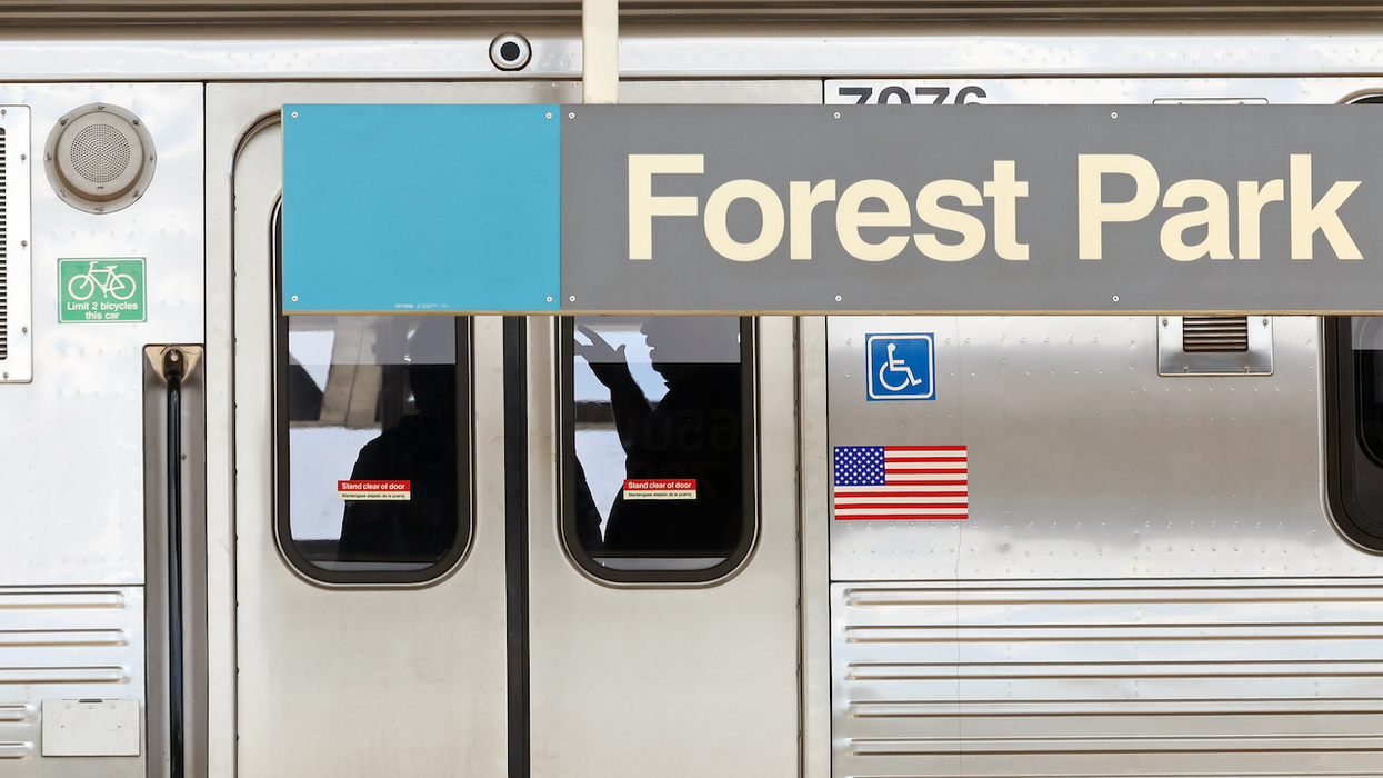 4 sleeping passengers fatally shot on train, mayor of Chicago suburb says; suspect arrested; gun recovered