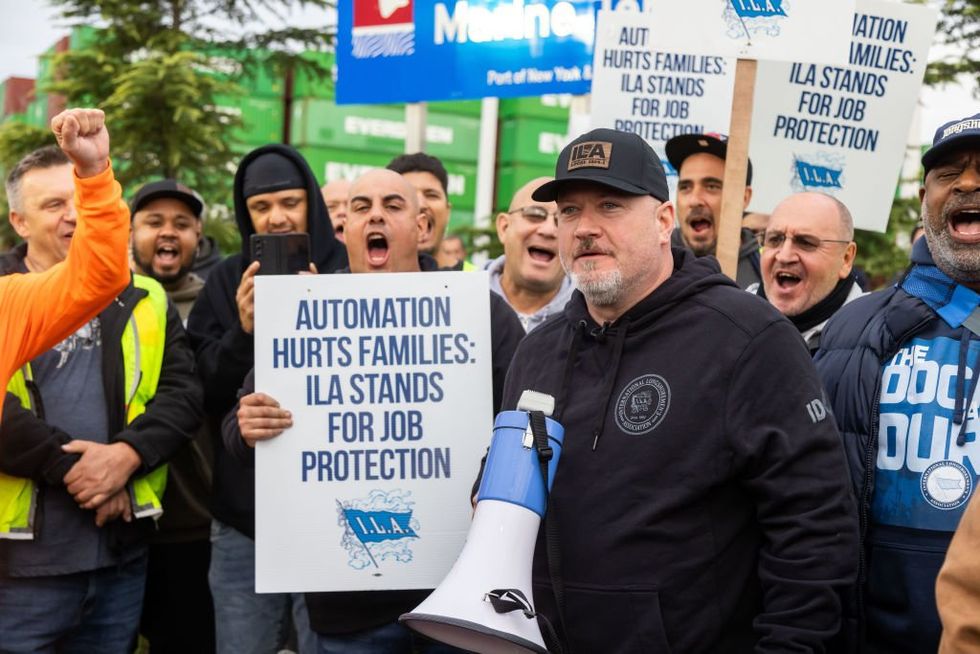 Port strike: Your daily life is about to get much more expensive