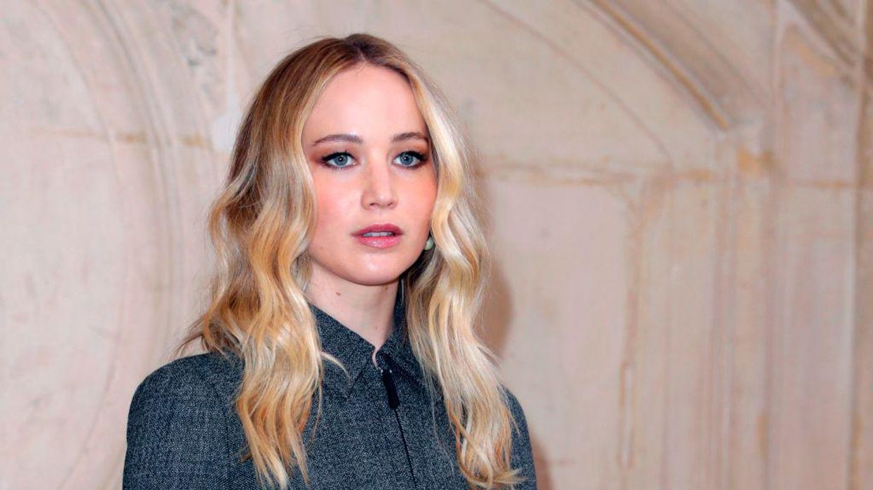 Pregnant Jennifer Lawrence sports baby bump while advocating for the right to kill unborn children