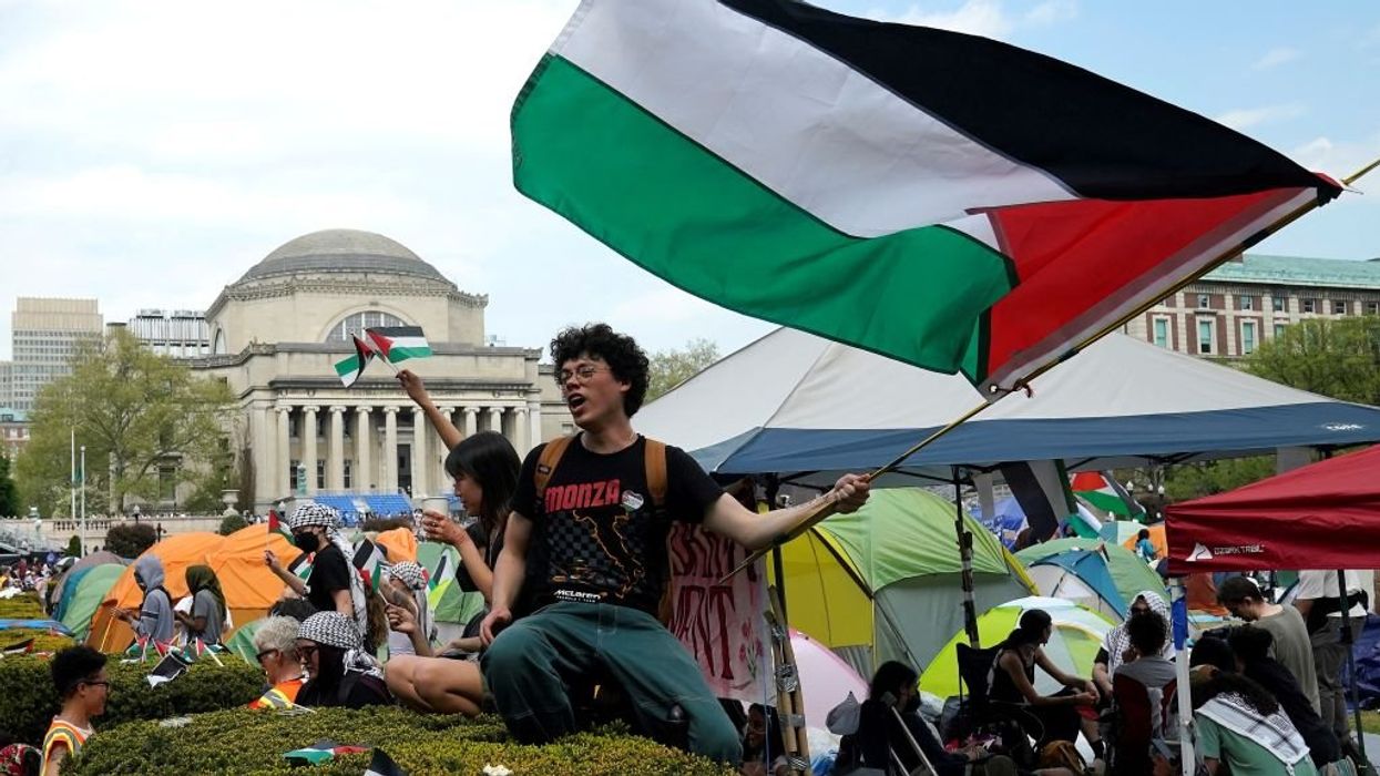 Pro-Hamas students protest 'war criminal' Hillary Clinton outside her Columbia University class