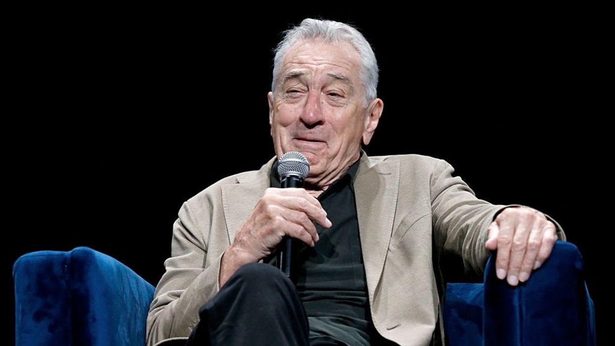 Punchy De Niro once again mistakes movie premiere for anti-Trump protest