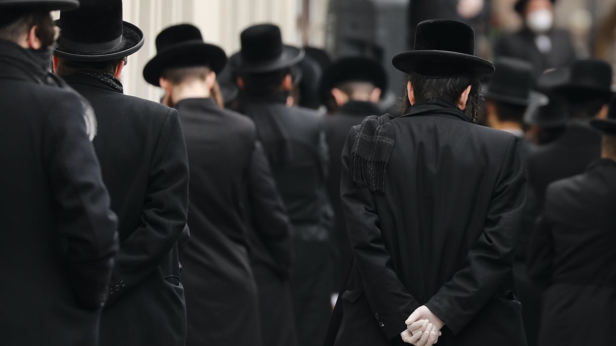 Rabbi who pushed Brooklyn's Jewish community to follow 'draconian' coronavirus lockdown rules dies of COVID-19