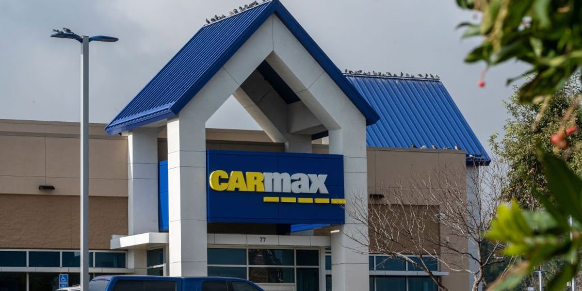 Carmax Address Video: Driver plows car into CarMax showroom, rampage leaves 8 injured ...