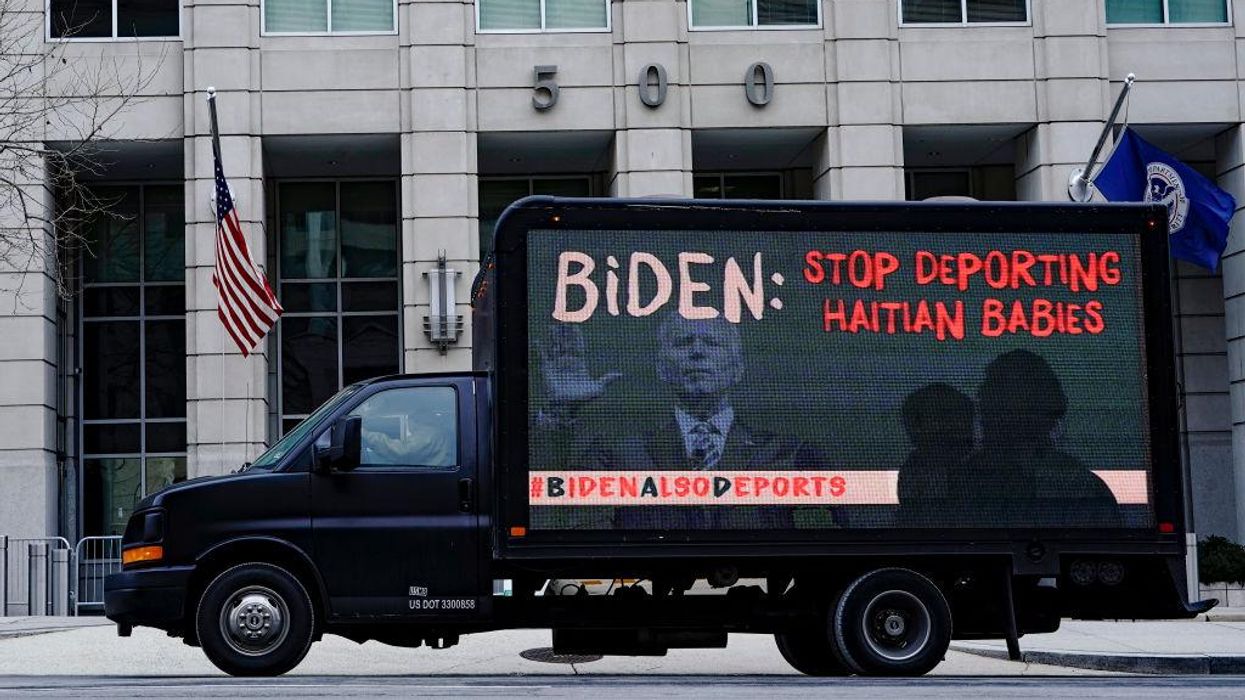Report: Biden considers ending Trump-era COVID-19 border policy to expel migrant families