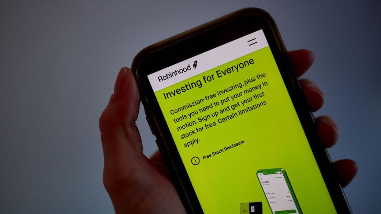 Republicans and Democrats slam Robinhood, call for congressional hearings on GameStop trade freeze