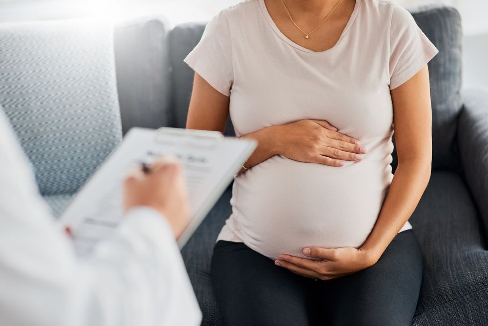 Researchers find &apos;pronounced&apos; biological benefits in women after giving birth: &apos;Remarkably large decrease in biological age&apos;