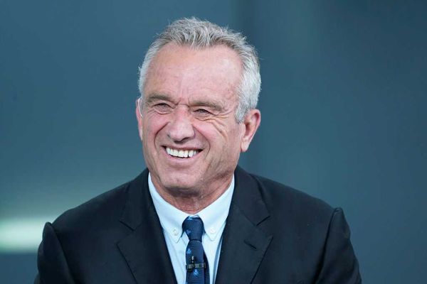 RFK Jr. steals the show after hilarious quacking ringtone interrupts White House briefing