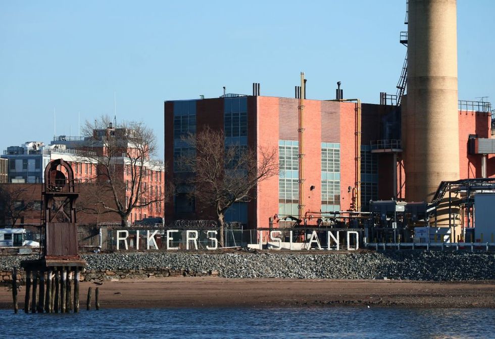 Rikers Island staff told male prisoner to identify as trans so he could access women's ward‚ pimp out female inmates: Lawsuit
