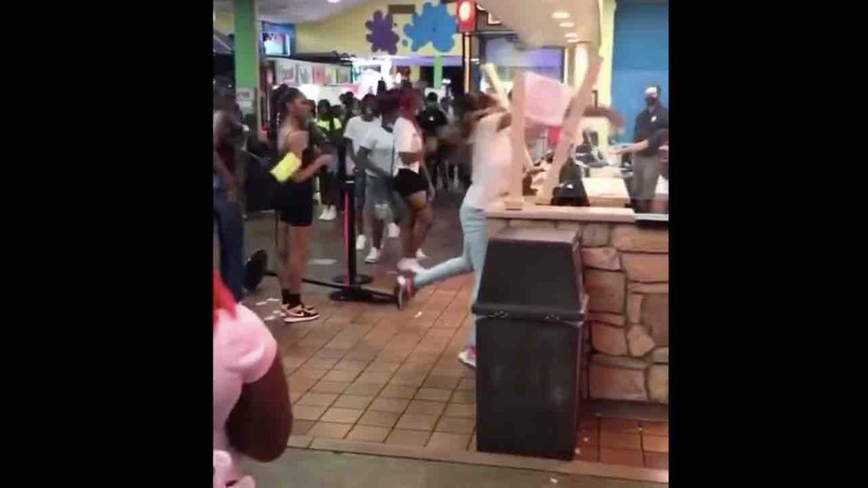 Riot breaks out at Putt Putt Fun Center as parents drop off teens, hundreds mob it
