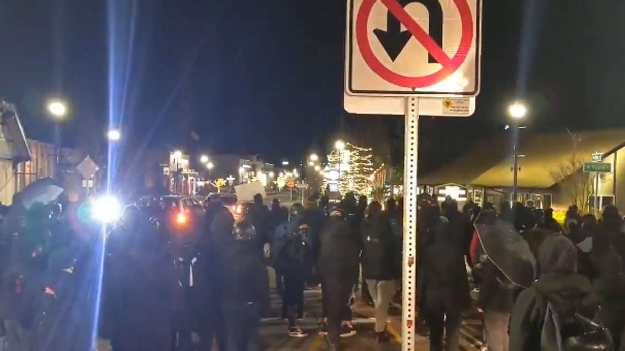 Riot declared in Portland suburb – Black bloc vandals attack police precinct and businesses