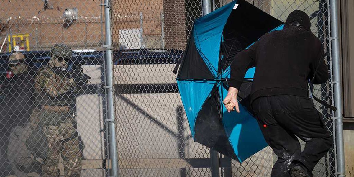 ‘Rioter’ allegedly carrying firearm arrested outside Illinois ICE facility ‘Rioter’ allegedly carrying firearm arrested outside Illinois ICE facility