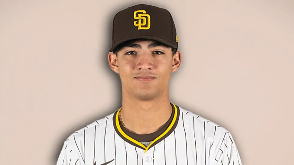 San Diego Padres pitcher self-deports back to Mexico after responding to ridiculous Facebook ad