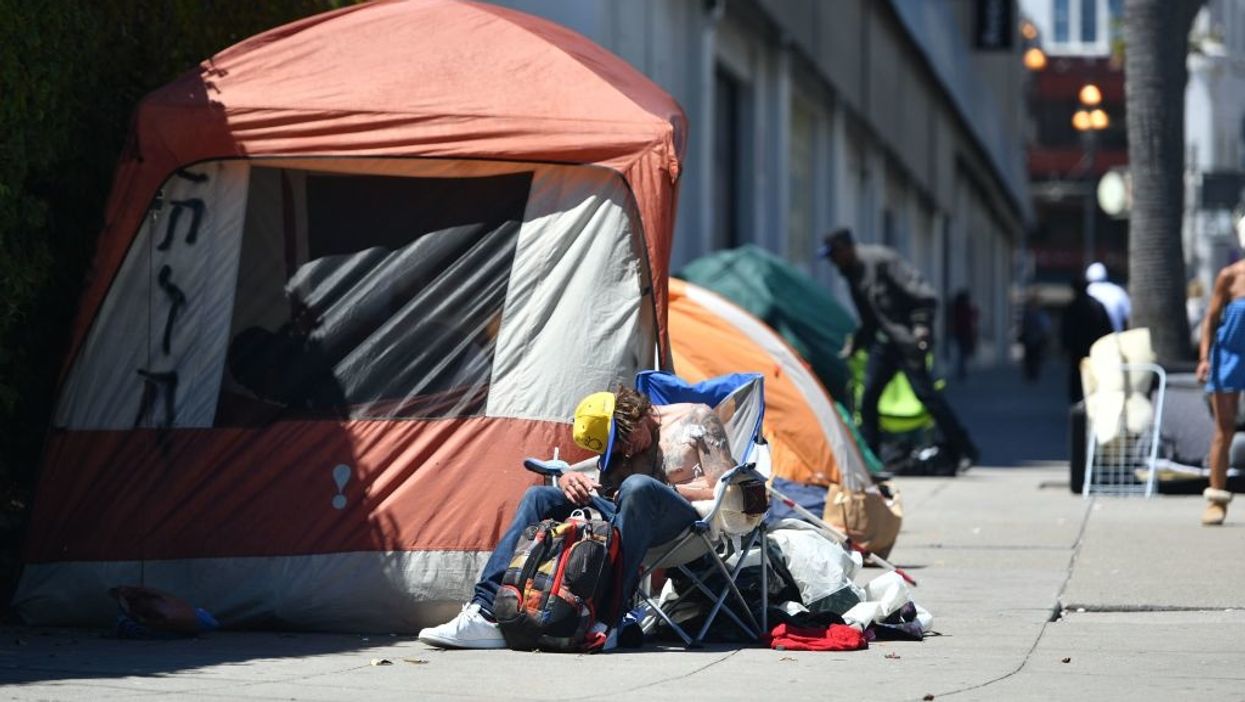San Francisco provides free marijuana and alcohol to homeless