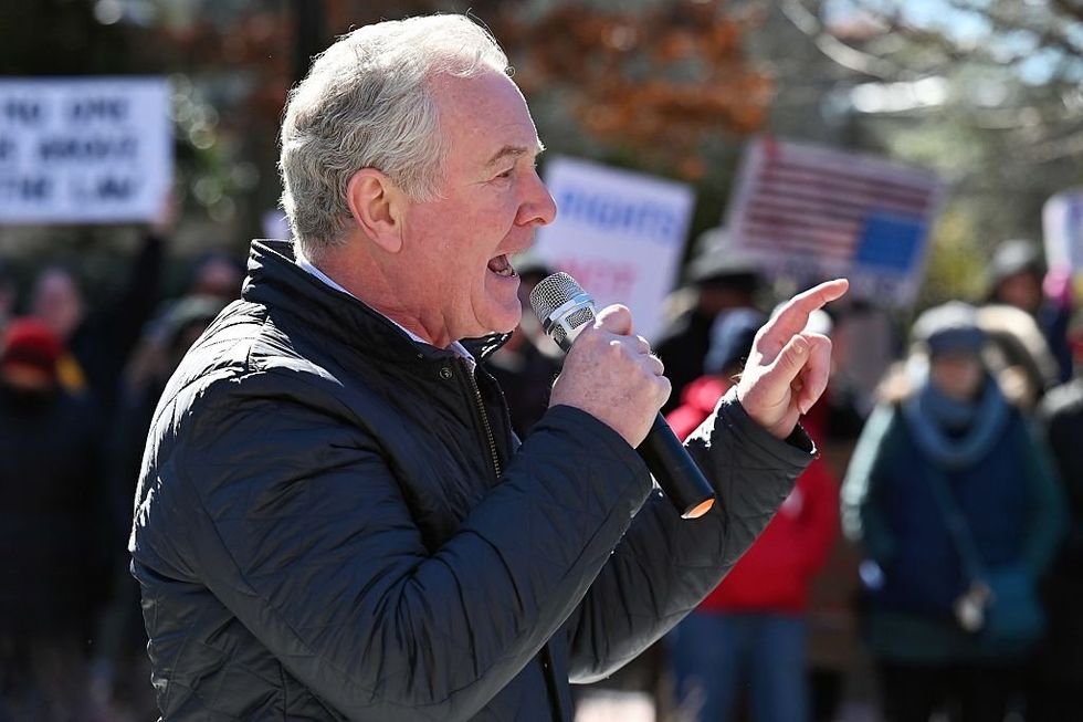 Senate Democrat says he will go the literal extra mile to bring back illegal immigrant