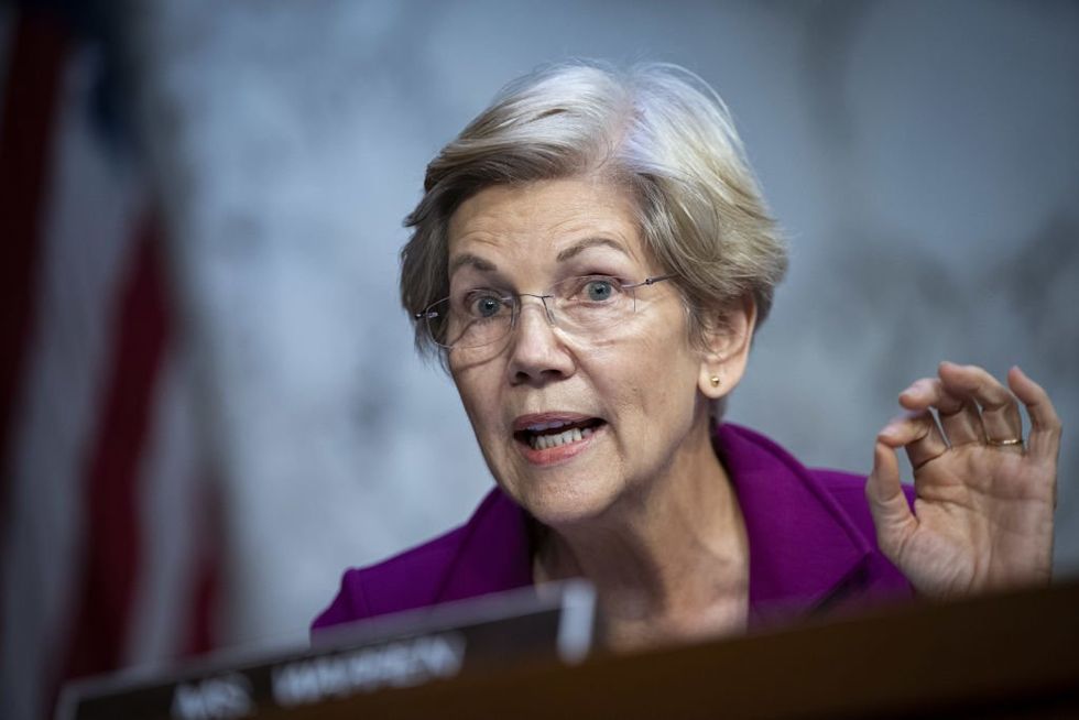 'Sharp and on his feet': Elizabeth Warren can't stand by last year's defense of Biden's mental health