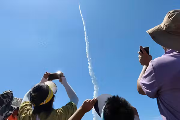 Shocking moon shot setback throws the space race into chaos — with no comment from Washington