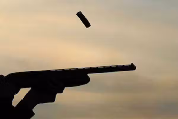 Shotgun-toting homeowner blasts tires out of burglary suspects' car — and alleged crooks hilariously fall in line
