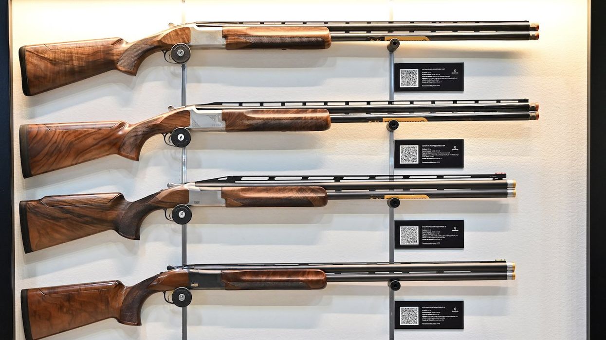 Shotgun-toting Texas homeowner fatally shoots intruder who allegedly refused to leave property, lunged at homeowner, wife