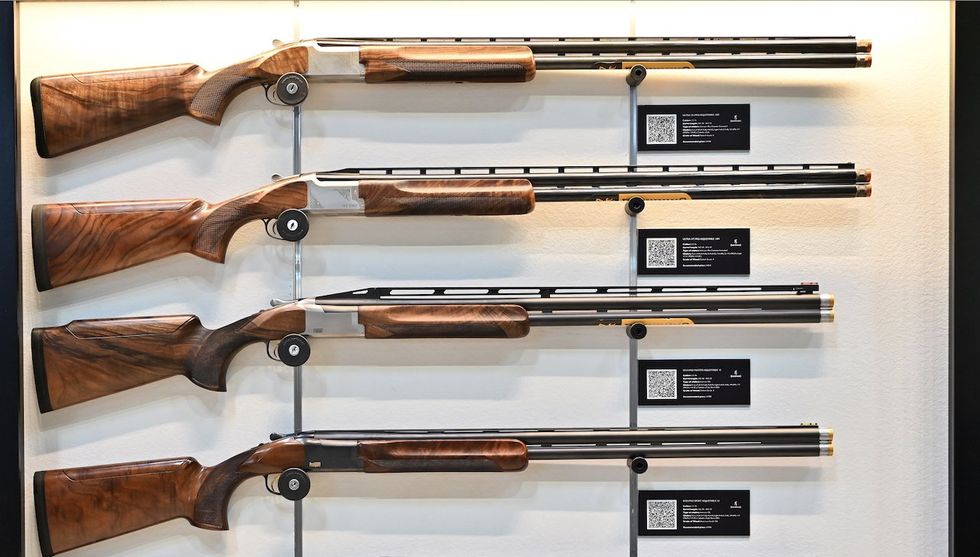 Shotgun-toting Texas homeowner fatally shoots intruder who allegedly refused to leave property, lunged at homeowner, wife