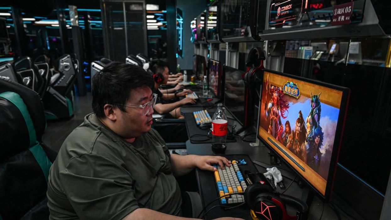 Should women date gamers? Should gamers watch 'Titanic'?