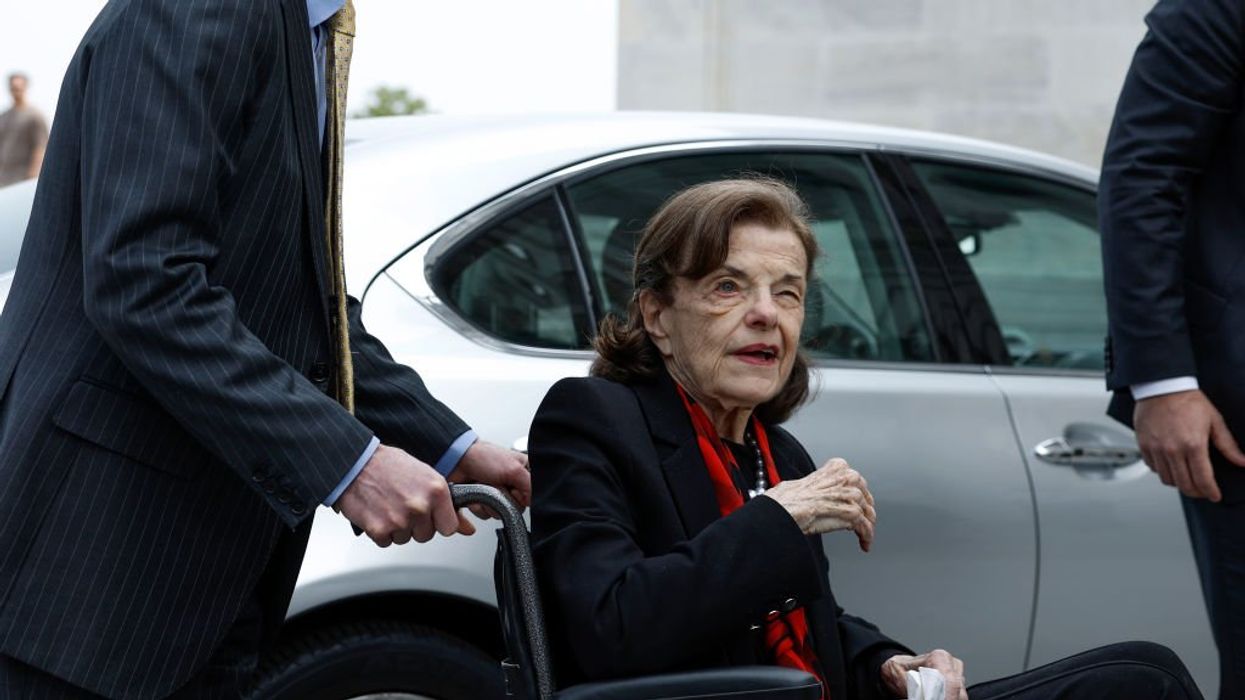 Sickly 89-year-old Dianne Feinstein wheeled into Senate, asks, 'Where am I going?'