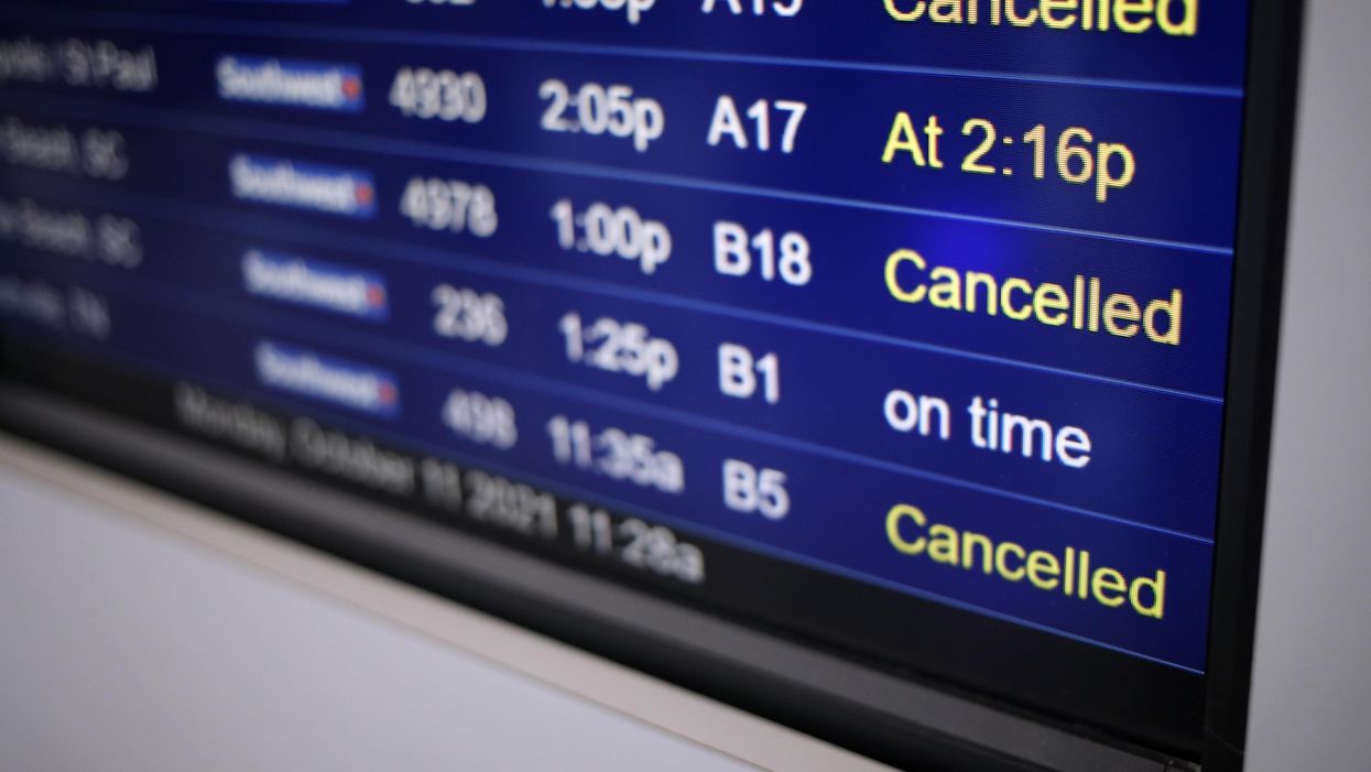 Southwest CEO slams vaccine mandates, blames Biden for airline's vaccination requirements