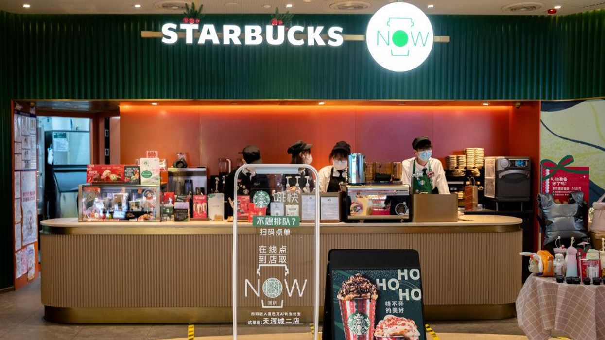 Starbucks drops employee vaccine mandate