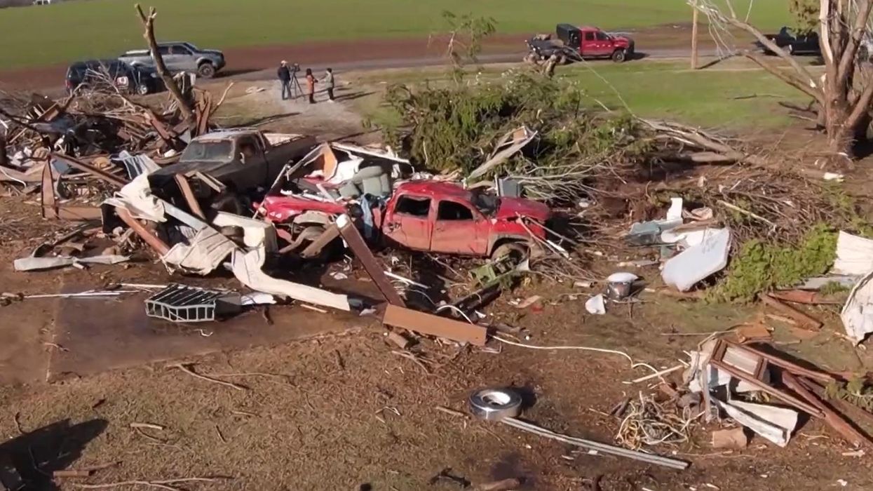 Storm envelops Texas driver, who calmly notes: 'I am in a tornado'