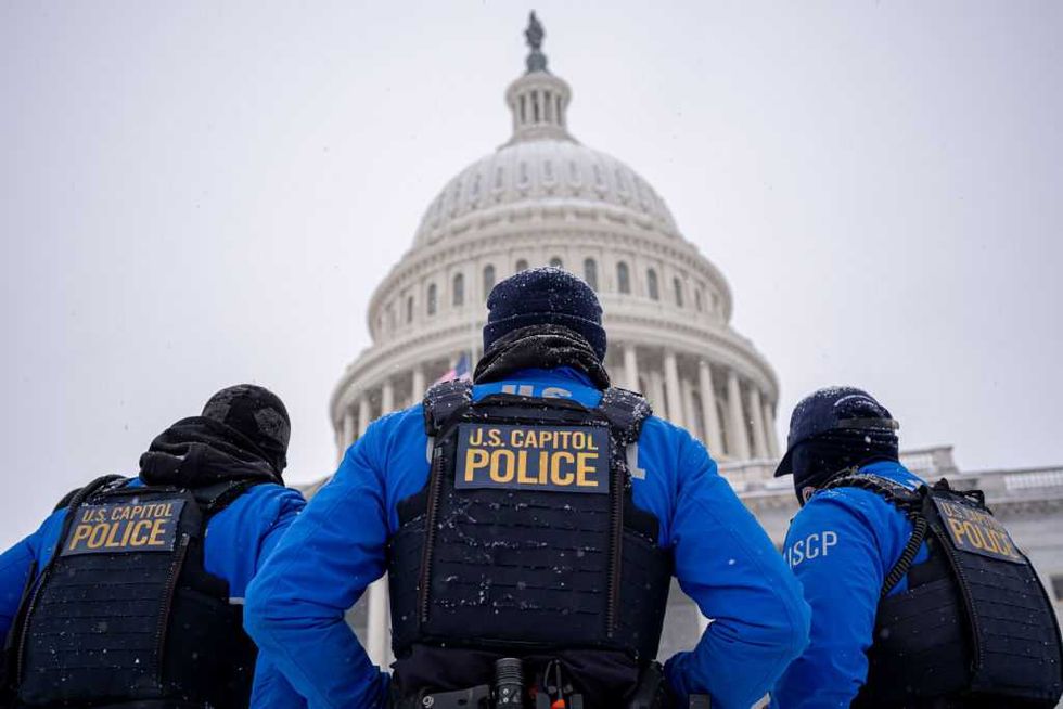 Suspected gunman arrested outside Congress