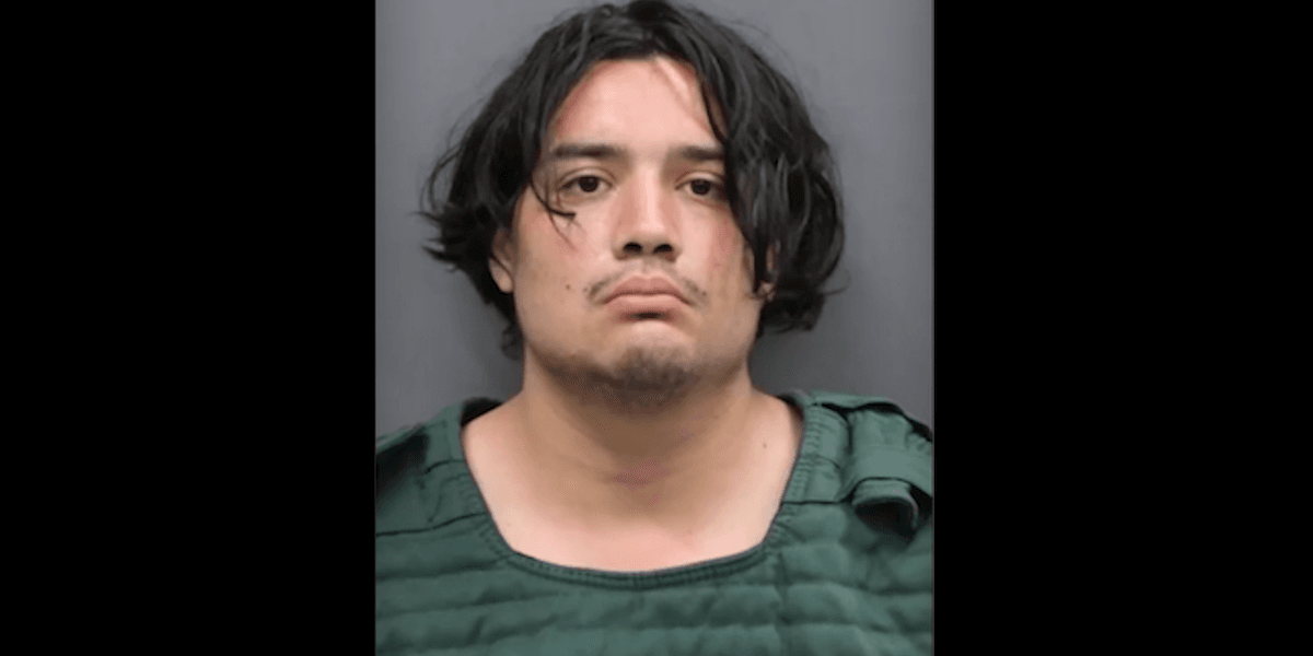Suspicious Florida male batters deputy amid arrest in store parking lot, cops say. Then they pull crowbar from his waistband.