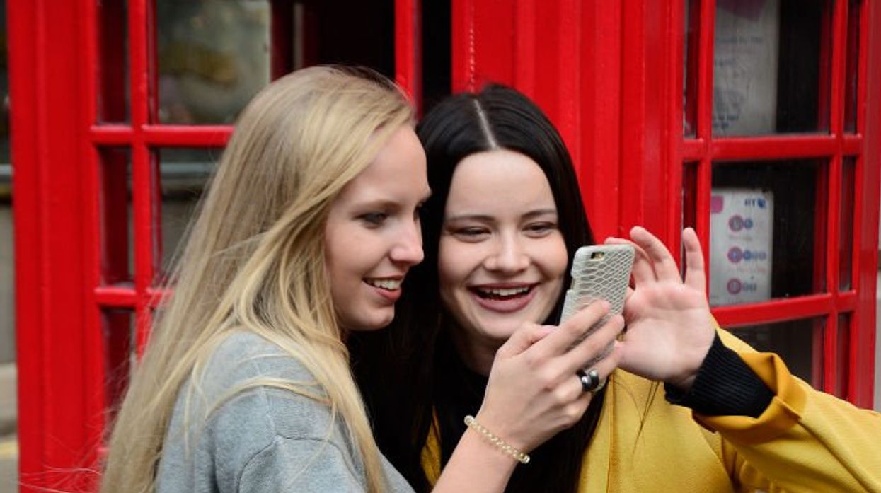 Teen girls text more, become more self-centered when in a bad mood, study shows