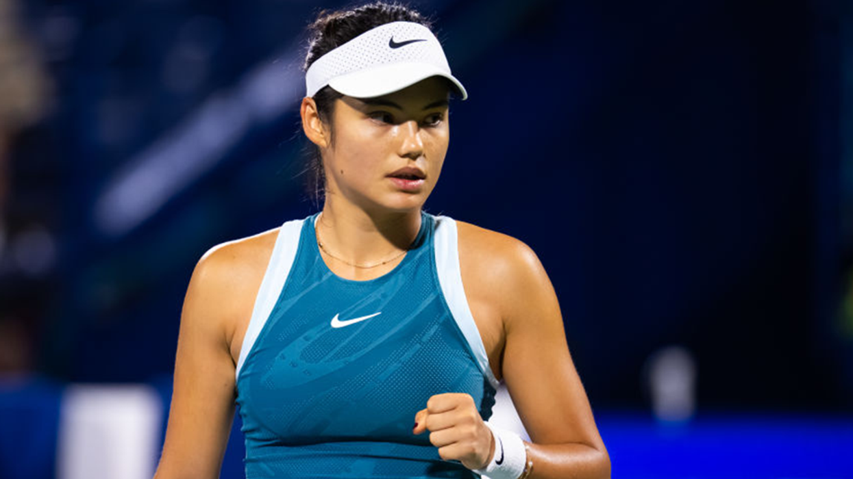 Tennis player cries on the court, then hides after recognizing 'fixated' fan who gave her a note the day before