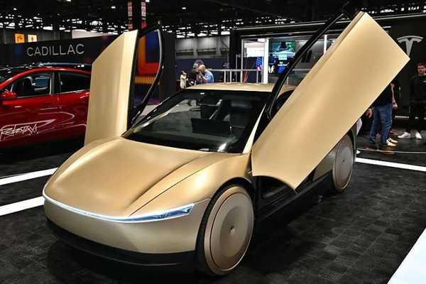 Tesla's winning the self-driving race — so why is Washington trying to slow it down?