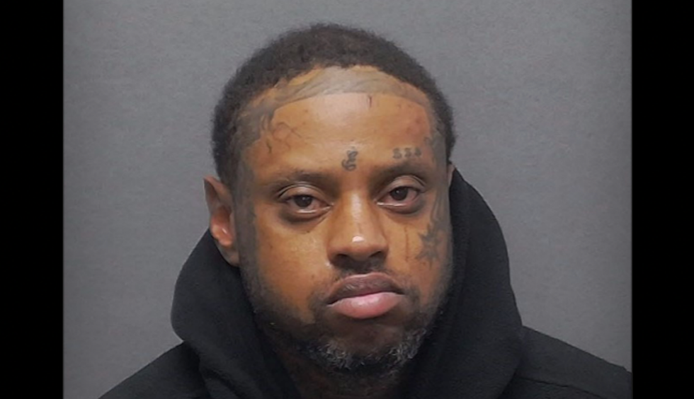 Texas crook with 37 prior arrests gets released from jail, cuts off ankle monitor, then steals over $200K in jewelry: Cops