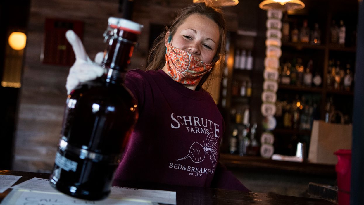 Texas Gov. Abbott immediately shutters bars, reduces restaurant capacity again as COVID cases surge