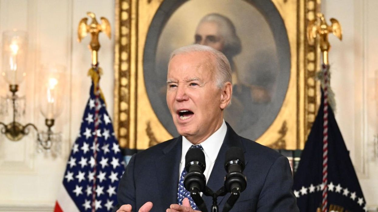 The media warns about the president’s health, but …