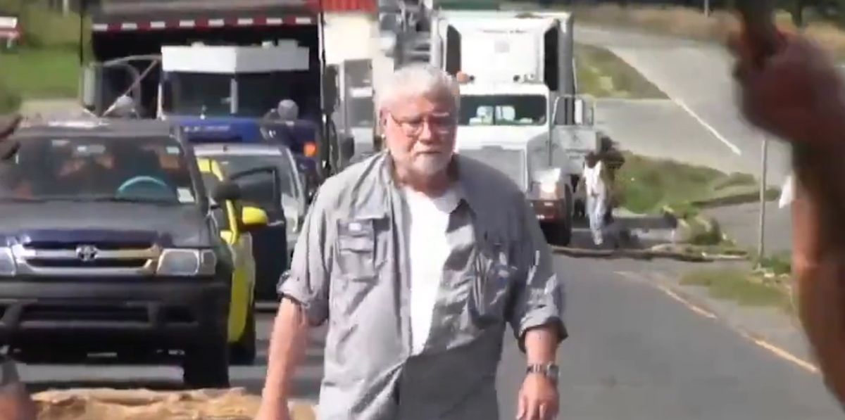 'This ends today': Retired US lawyer stuck behind environmentalist blockade guns down two Panamanian protesters | Blaze Media