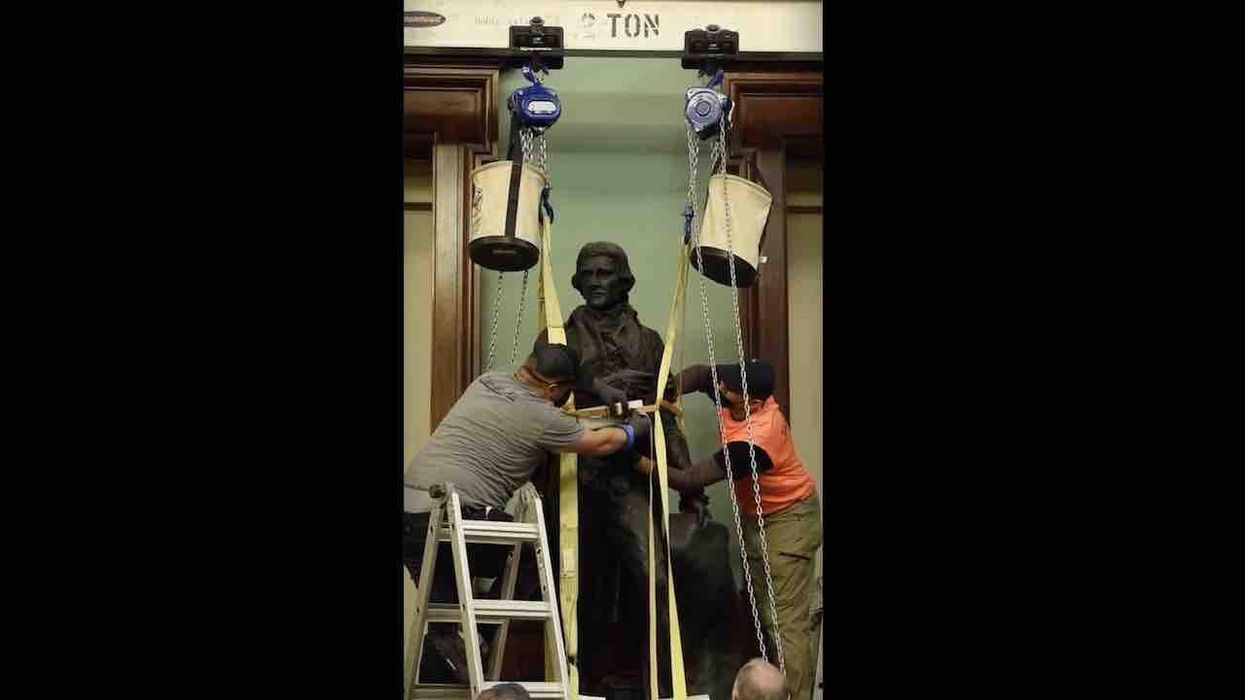 Thomas Jefferson statue removed from NYC City Hall because former US president, author of Declaration of Independence owned slaves