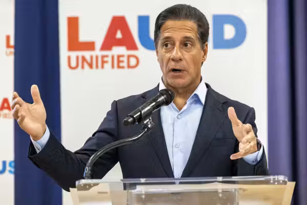 Thousands of students drop out of Los Angeles schools over 'climate of fear' from deportations, superintendent says