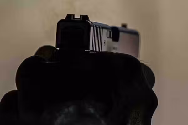 Thug pulls gun in convenience store, but clerk also is armed — and isn't having one bit of it