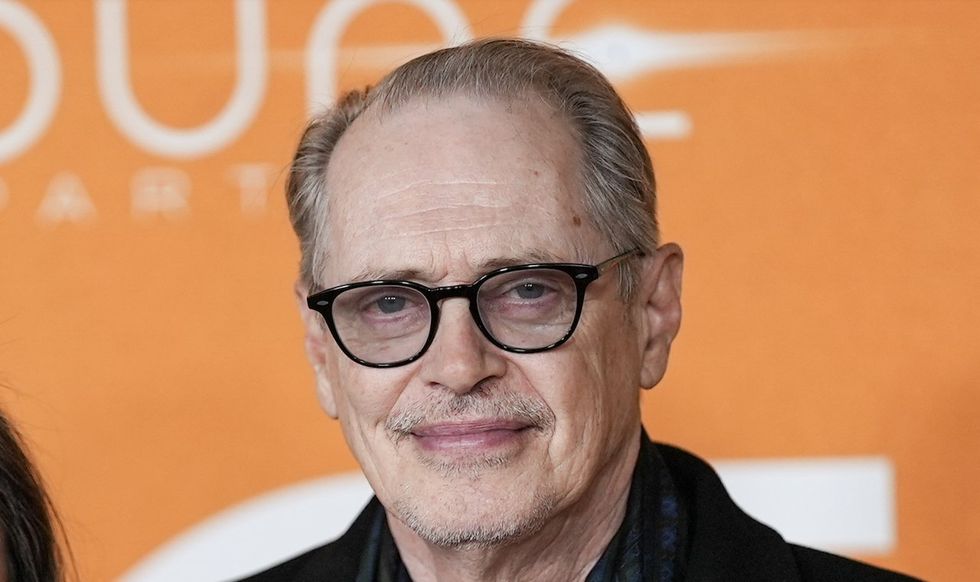 Thug sucker punches actor Steve Buscemi in face — yet another broad-daylight, random attack on NYC street